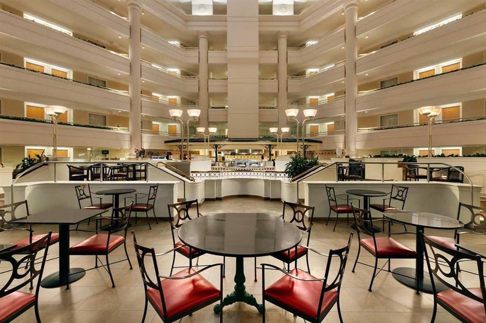 Embassy Suites By Hilton Washington Dc Chevy Chase Pavilion Restaurant photo