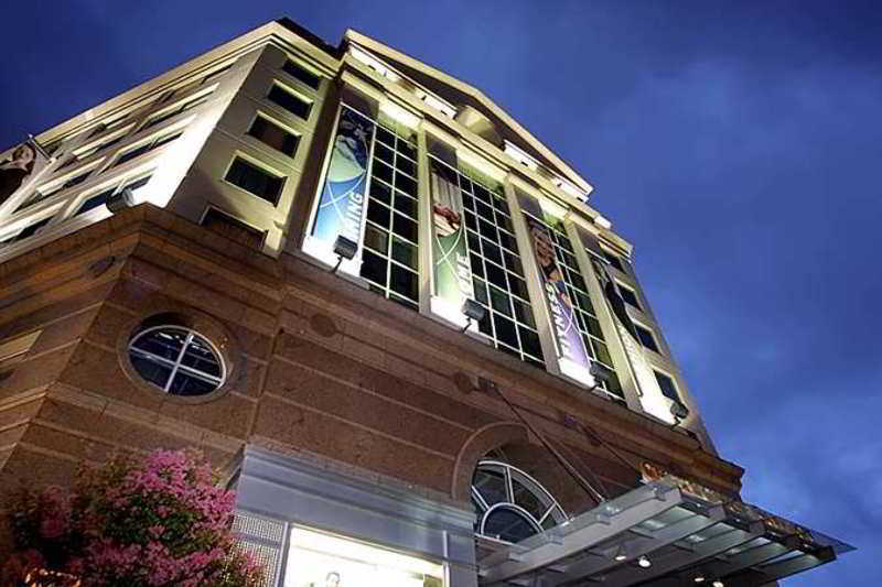 Embassy Suites By Hilton Washington Dc Chevy Chase Pavilion Exterior photo