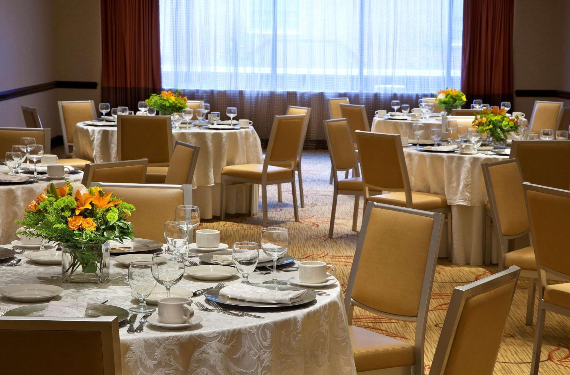 Embassy Suites By Hilton Washington Dc Chevy Chase Pavilion Facilities photo