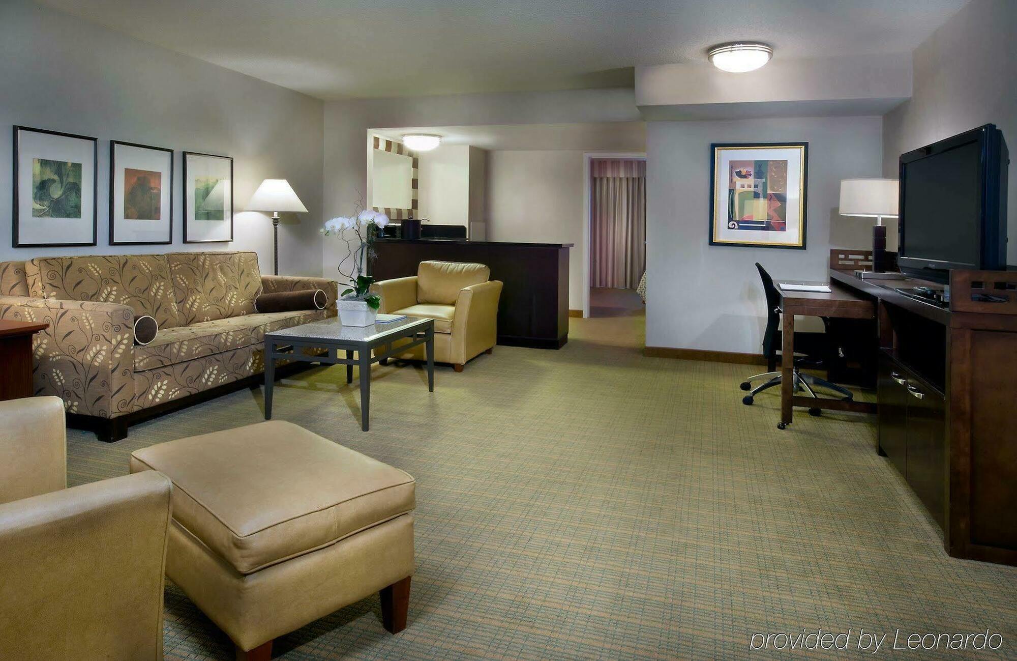 Embassy Suites By Hilton Washington Dc Chevy Chase Pavilion Exterior photo